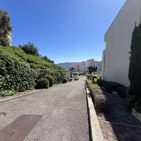 Appartement Superbe T3 Au Lavandou Avec Balcon Et Parking - Fr-1-308-205